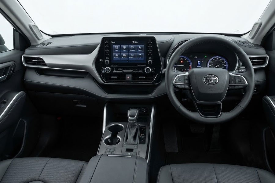 Toyota Innova Hycross